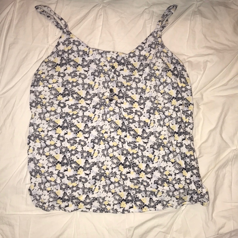 🌼2 for 30🌼a floral tank!